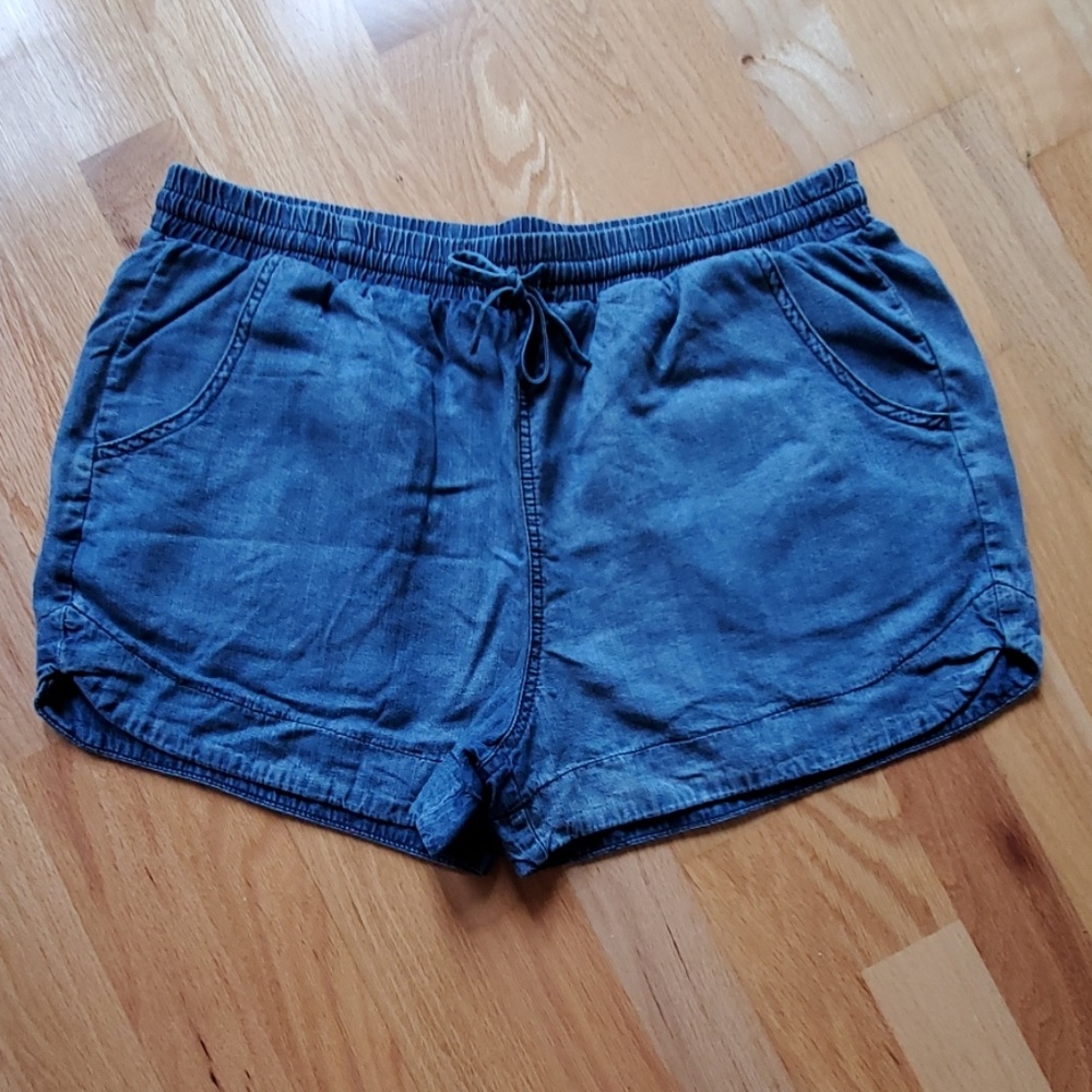 NWT Universal Thread Denim Shorts